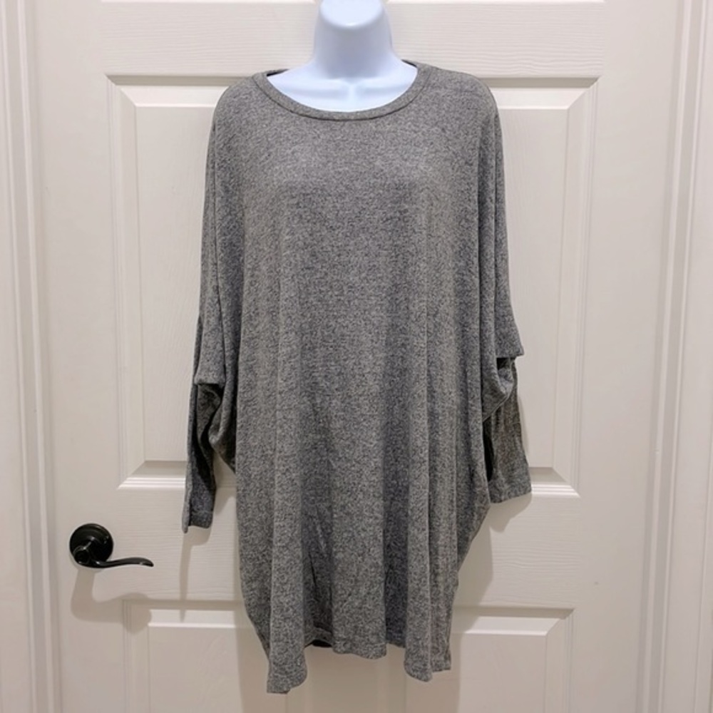 Audrey 3+1 Gray Heather Dolman Tunic Sweater